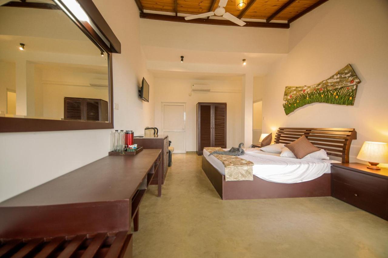 Hotel The Hills By Blue Fox Kandy Zewnętrze zdjęcie